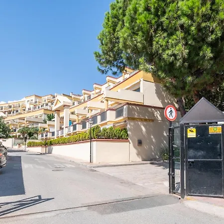 Soek La Romana Seafront شقة *